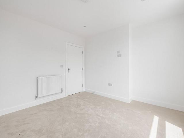 Apartment for rent in South Park, Red Hill