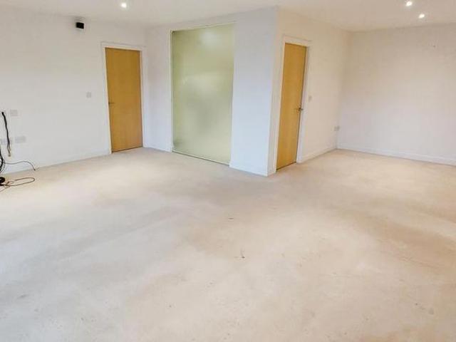 Apartment for rent in Stand, Bury