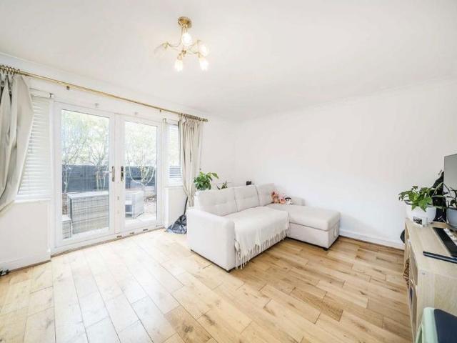 Apartment for rent in London Borough of Merton, Greater London