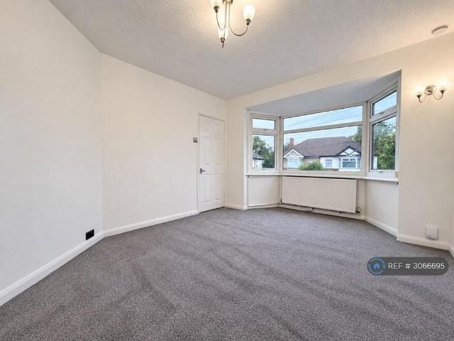 Apartment for rent in Enfield Highway, Greater London