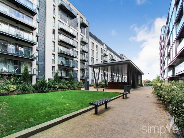Flat for rent in London Borough of Hillingdon, Greater London