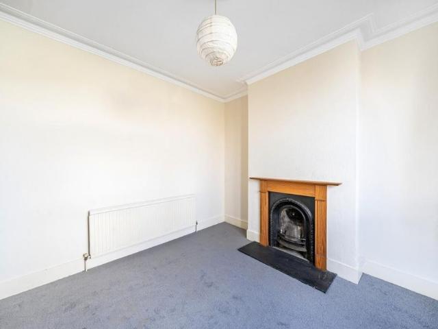 Apartment for rent in London Borough of Merton, South Wimbledon