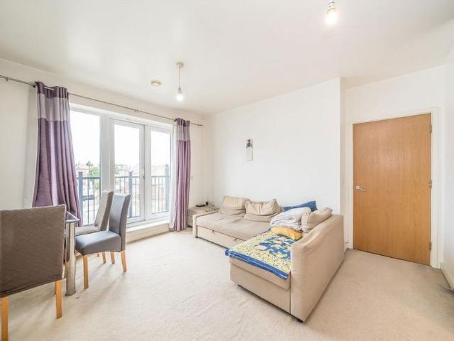 Apartment for rent in London Borough of Hounslow, Greater London