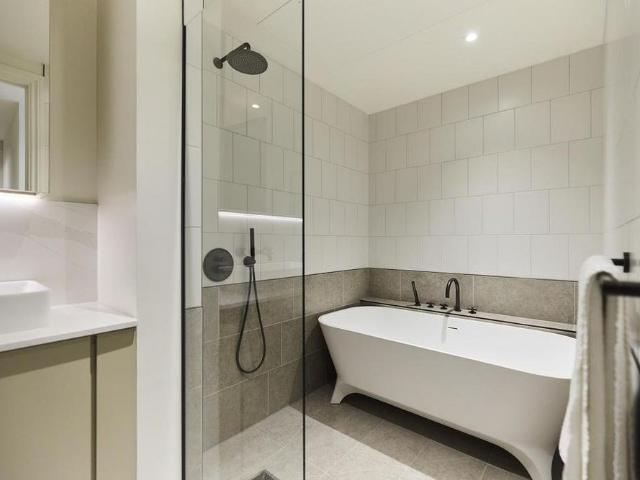 Apartment for rent in Paddington, Isle Of Man