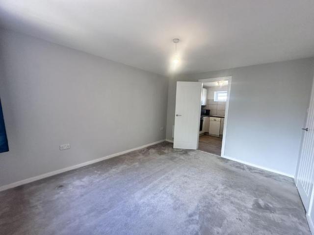 Apartment for rent in Robin Hood, The Slade