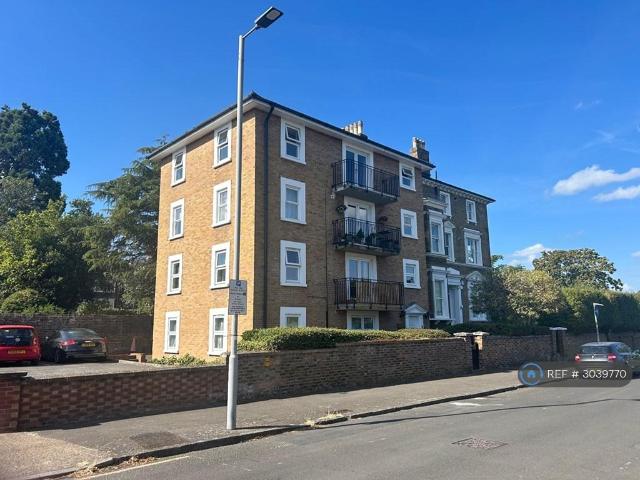 Flat for rent in Surbiton, Greater London