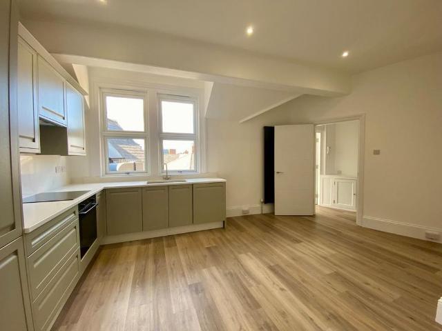 Apartment for rent in Horsell, Woking
