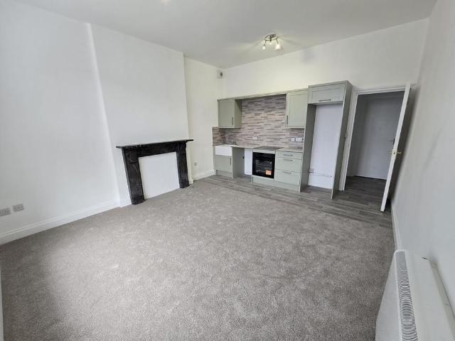 Apartment for rent in Holcombe, Teignbridge