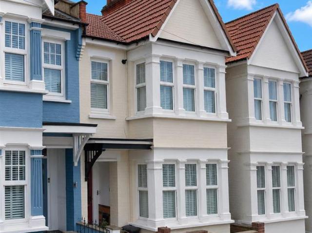 Flat for rent in Alton Barnes, Essex
