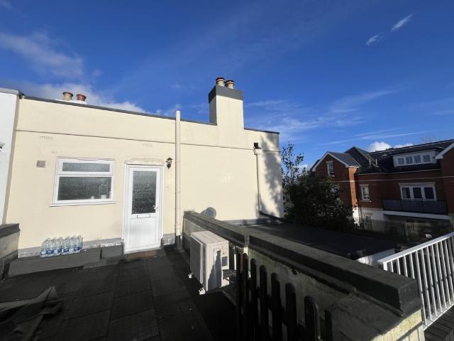 Apartment for rent in Sandown Park, Kent