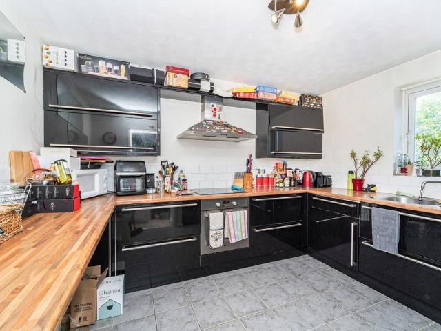 Flat for rent in Ickenham, Greater London