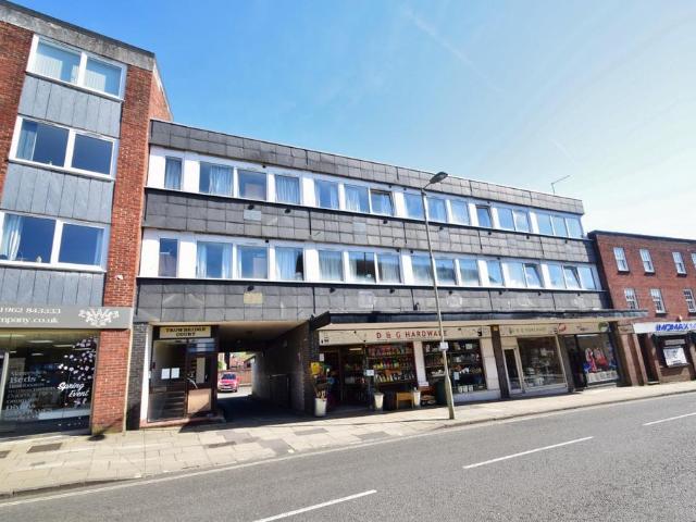 Flat for rent in The Close, Hampshire