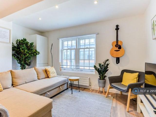 Apartment for rent in Round Hill, Brighton