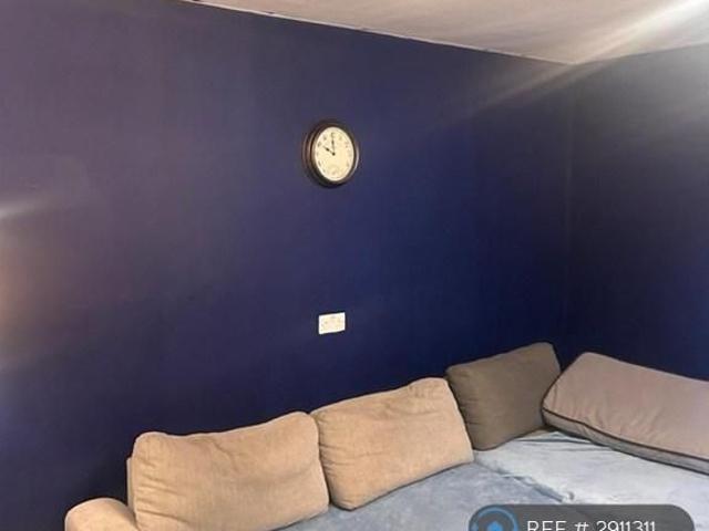 Apartment for rent in Stone, Baswich