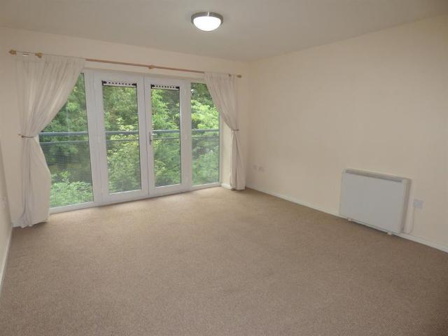 Apartment for rent in Belle Isle, West Yorkshire