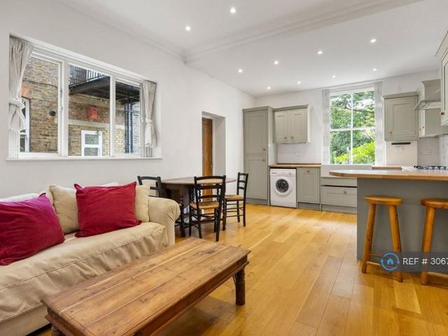 Apartment for rent in Stockwell Park, Greater London
