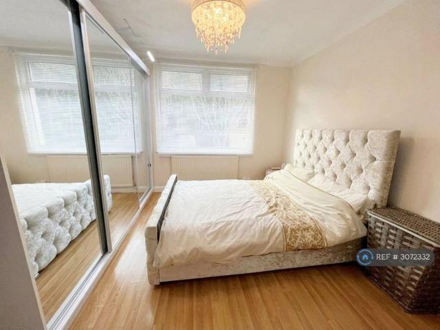 Apartment for rent in Farley Hill, Luton