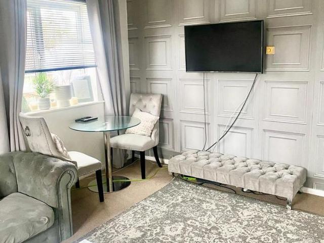 Apartment for rent in Colney Hatch, Greater London