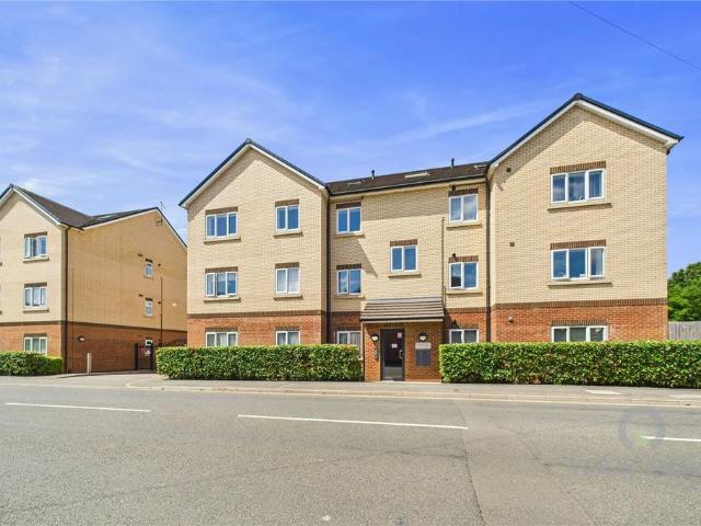 Flat for rent in Semilong, Northampton