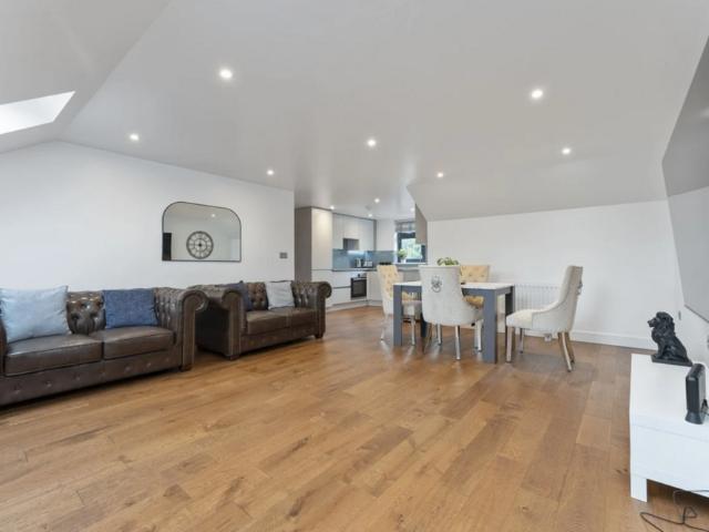 Apartment for rent in London Borough of Croydon, Purley