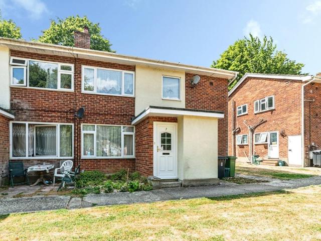 Flat for rent in Enborne, West Berkshire