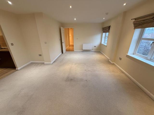 Apartment for rent in Dickens Heath, West Midlands