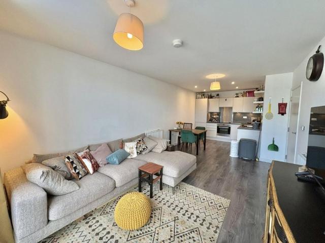 Apartment for rent in Sands End, Greater London