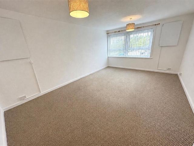 Apartment for rent in Long Calderwood, Barassie