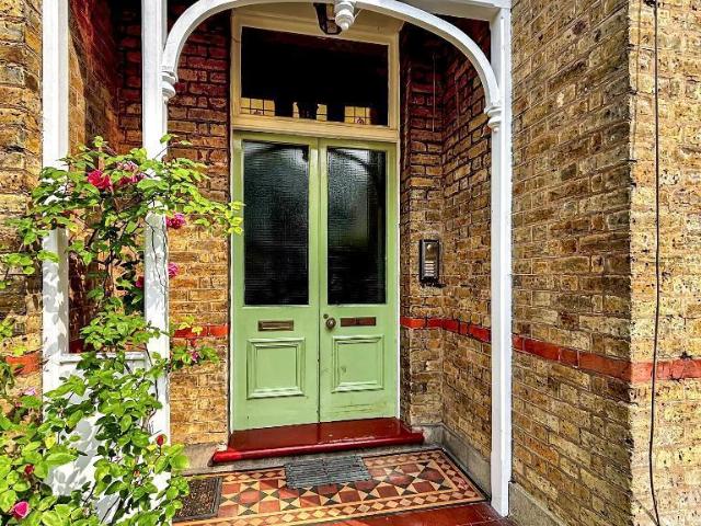 Flat for rent in London Borough of Croydon, Greater London