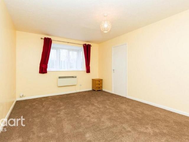 Apartment for rent in Hayes, Greater London
