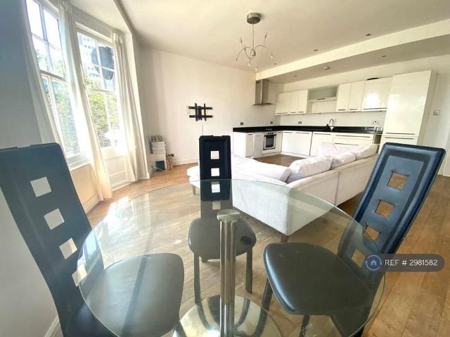 Apartment for rent in Woodford, Greater London