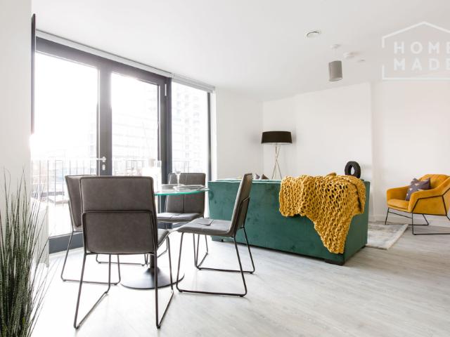 Flat for rent in Hulme, Georgia