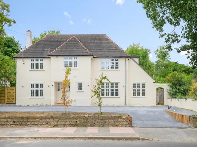 Flat for rent in Shortlands, Greater London