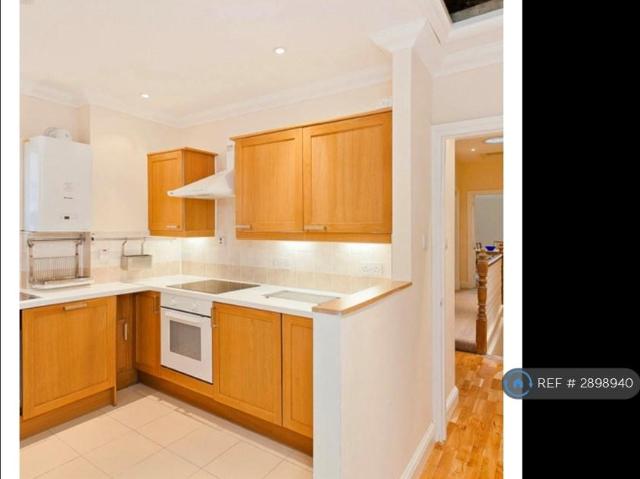 Flat for rent in Cricklewood, Greater London