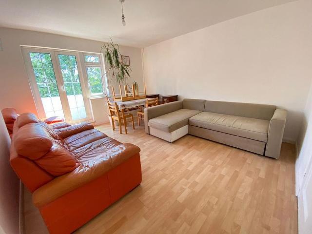 Apartment for rent in Little Stanmore, Greater London