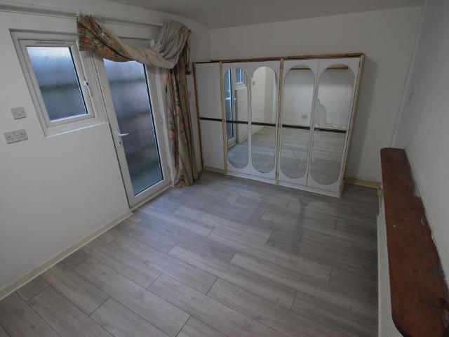 Flat for rent in Hayes, Greater London