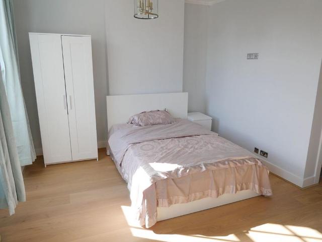 Flat for rent in Earl's Court, Isle Of Man