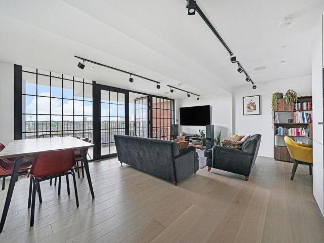 Apartment for rent in Bermondsey Village, Greater London