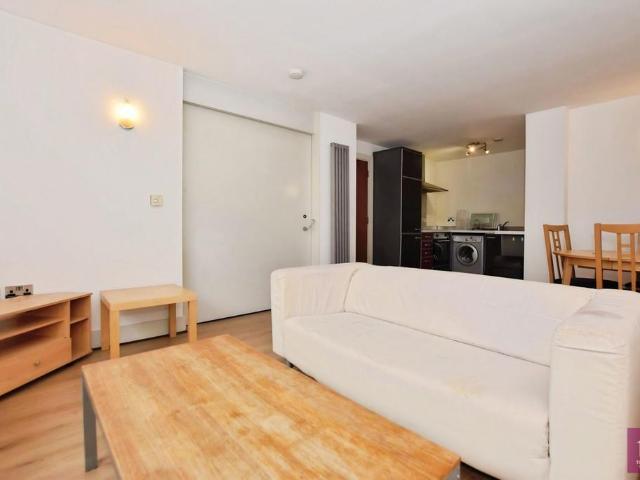 Flat for rent in City Centre, Georgia