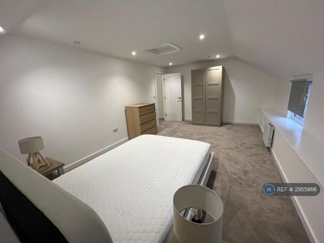 Apartment for rent in Falcon Lodge, Wales