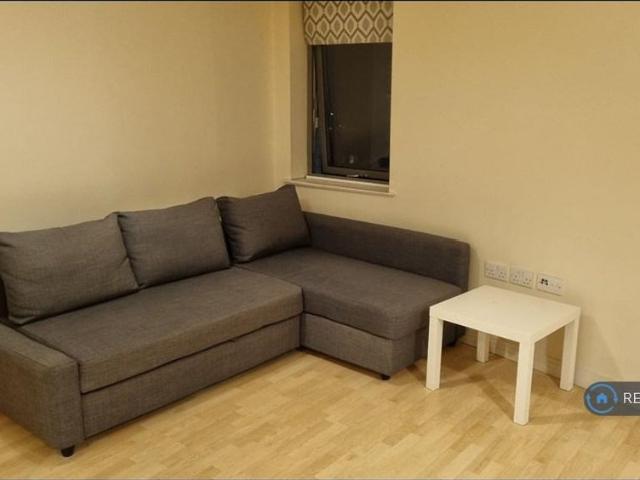 Apartment for rent in London Borough of Ealing, Greater London