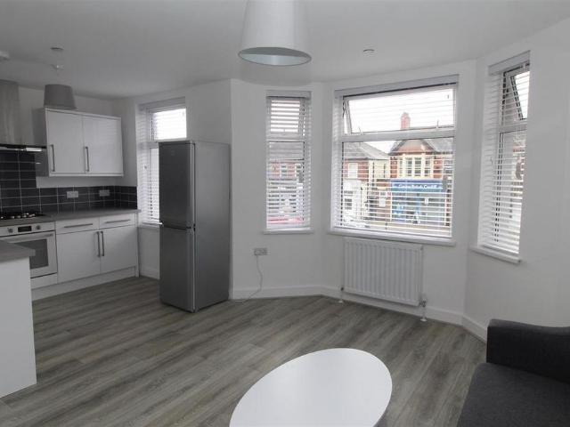 Apartment for rent in Birchgrove, Cardiff