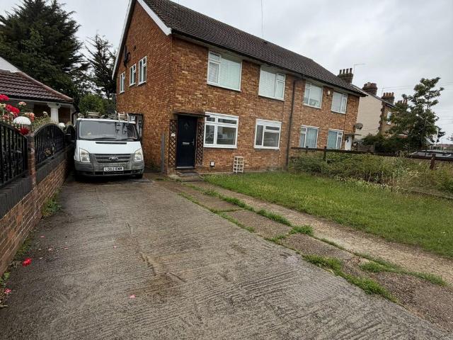 Flat for rent in Yeading, Greater London