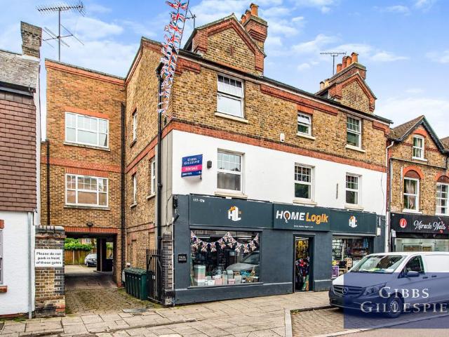 Flat for rent in Batchworth