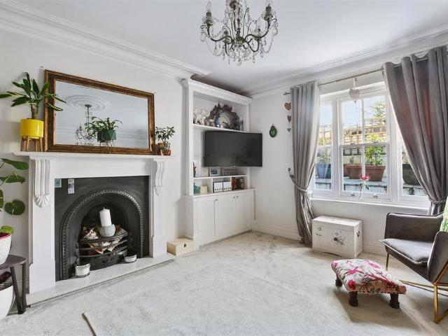 Apartment for rent in Highgate, Greater London