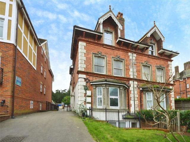 Apartment for rent in Southborough, Sandown Park