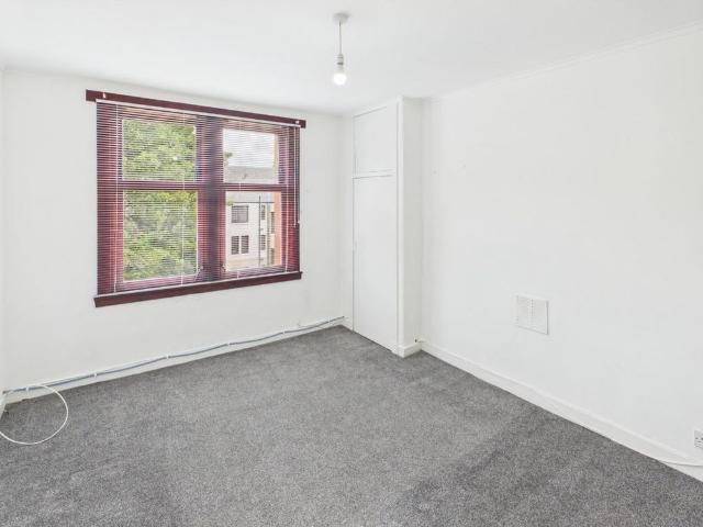 Apartment for rent in Coldside, Scotland