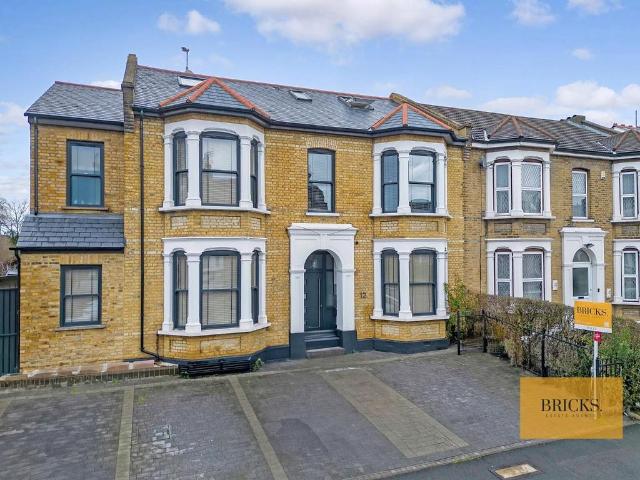 Flat for rent in Wanstead, Greater London