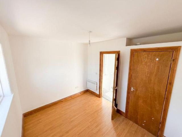 Apartment for rent in Plasnewydd, Falcon Lodge