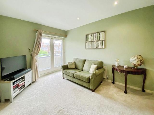Apartment for rent in Scarcroft, York